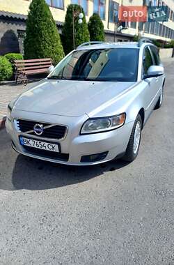 Універсал Volvo V50 2010 в Сарнах