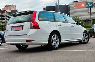 Универсал Volvo V50 2010 в 