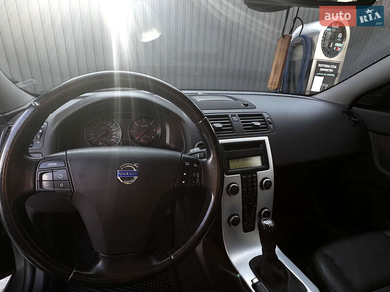 Универсал Volvo V50 2012 в Полтаве фото 14 Универсал Volvo V50 2012 в Полтаве