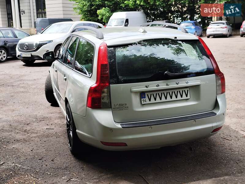 Універсал Volvo V50 2010 в Львові