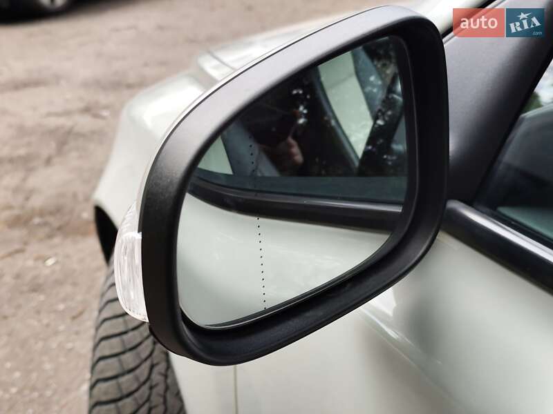 Універсал Volvo V50 2010 в Львові