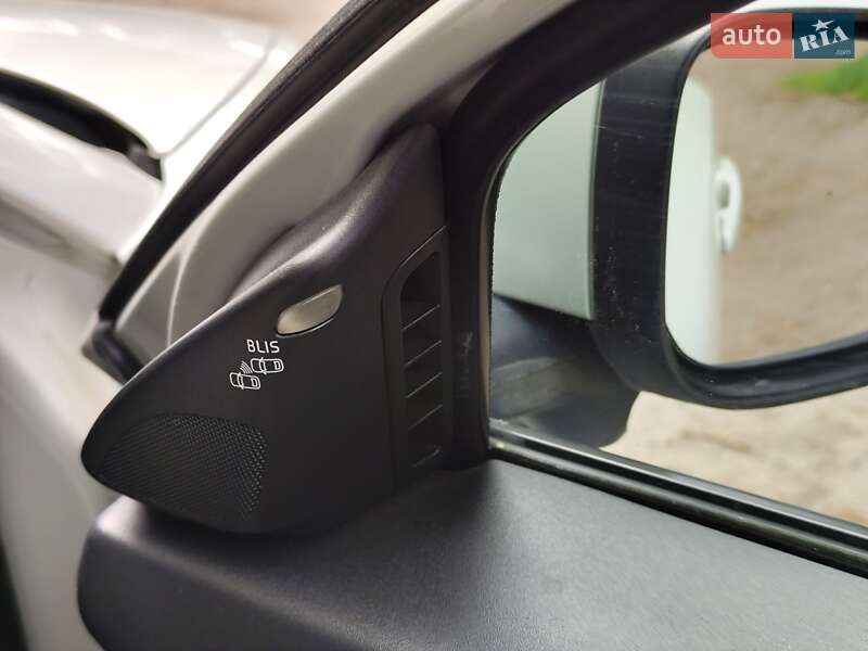 Універсал Volvo V50 2010 в Львові