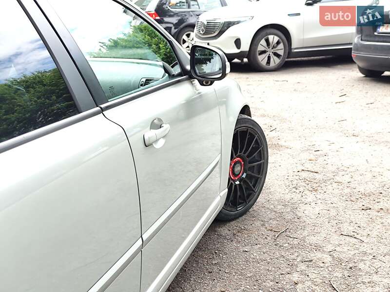 Універсал Volvo V50 2010 в Львові