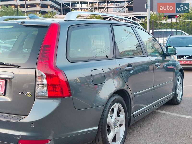 Универсал Volvo V50 2011 в Киеве фото 16 Универсал Volvo V50 2011 в Киеве