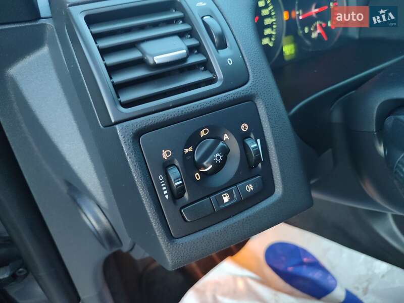 Универсал Volvo V50 2011 в Киеве фото 24 Универсал Volvo V50 2011 в Киеве