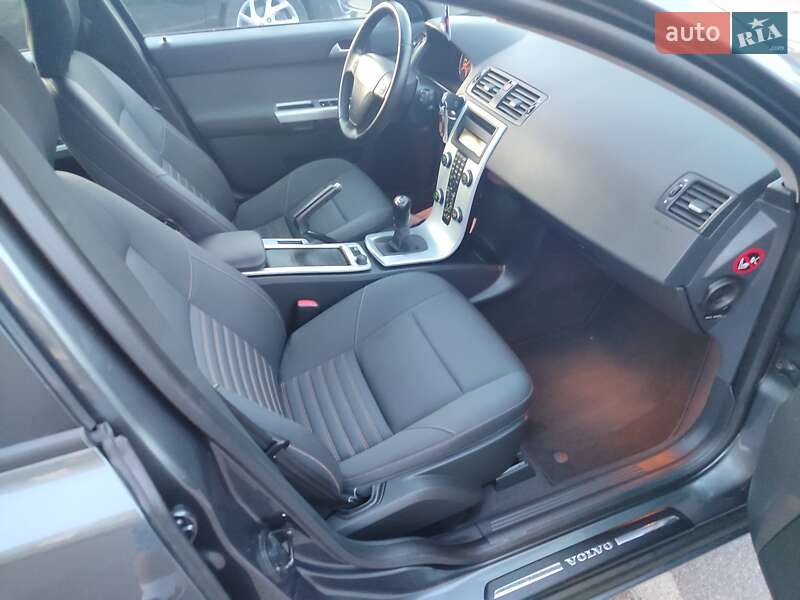 Универсал Volvo V50 2011 в Киеве фото 26 Универсал Volvo V50 2011 в Киеве