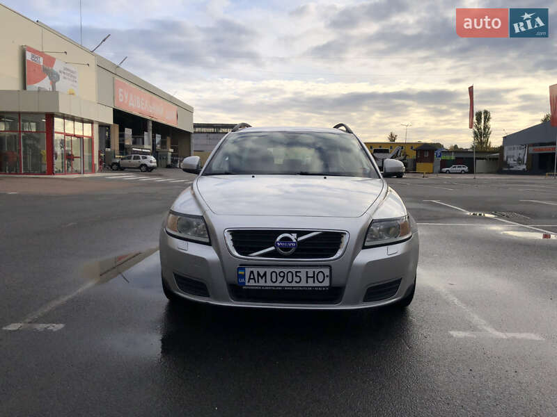 Универсал Volvo V50 2010 в 