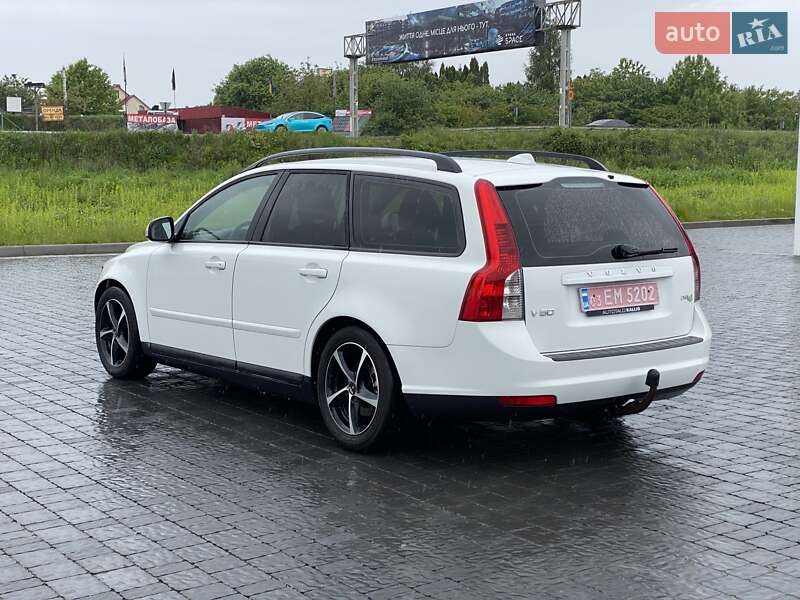 Универсал Volvo V50 2010 в Львове
