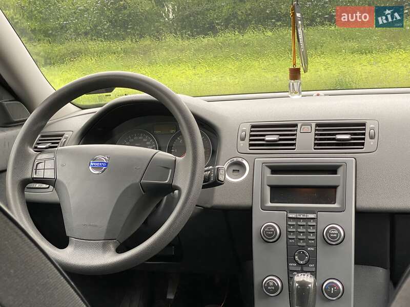 Универсал Volvo V50 2010 в Львове