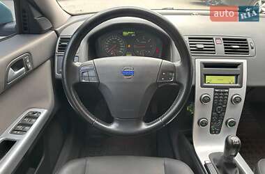 Универсал Volvo V50 2010 в 