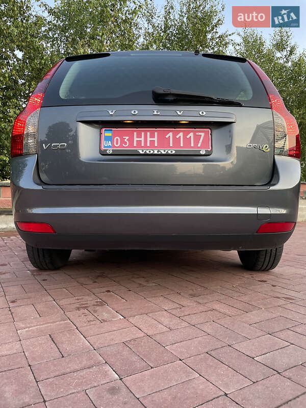 Універсал Volvo V50 2010 в Рівному