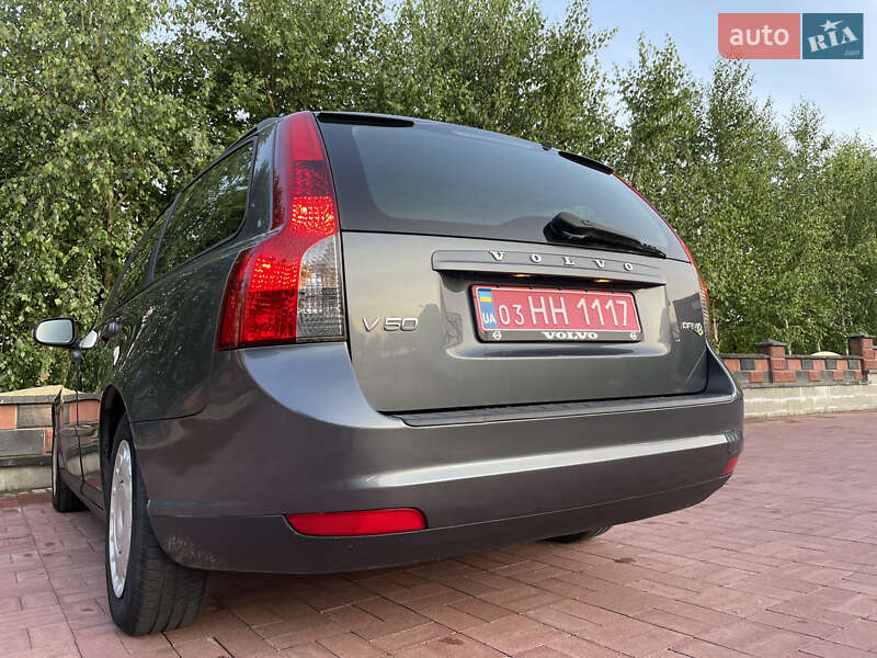 Універсал Volvo V50 2010 в Рівному
