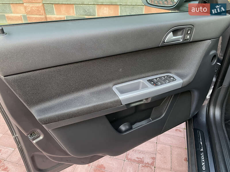 Універсал Volvo V50 2010 в Рівному