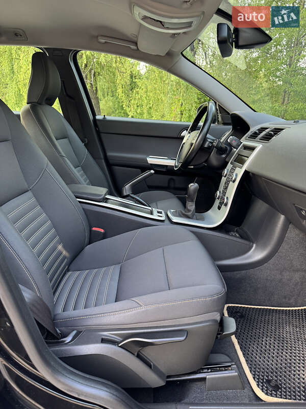 Универсал Volvo V50 2010 в Дрогобыче