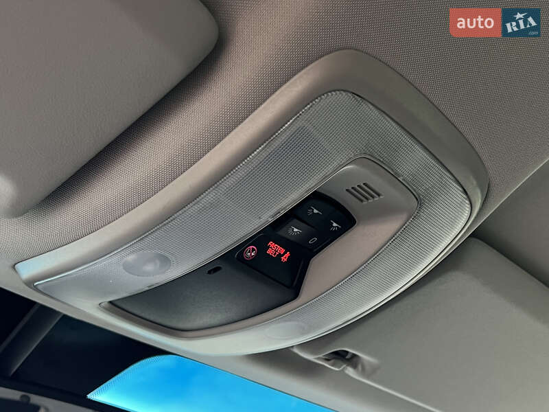 Універсал Volvo V50 2012 в Радивиліві