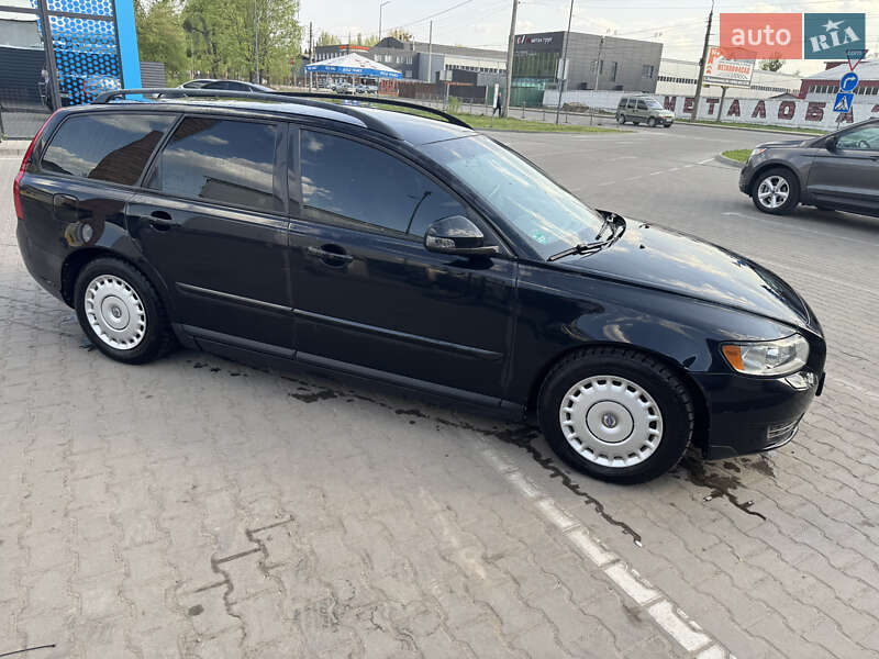 Універсал Volvo V50 2010 в Житомирі