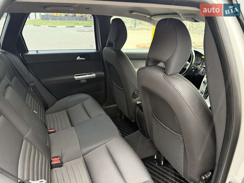 Універсал Volvo V50 2011 в Рівному