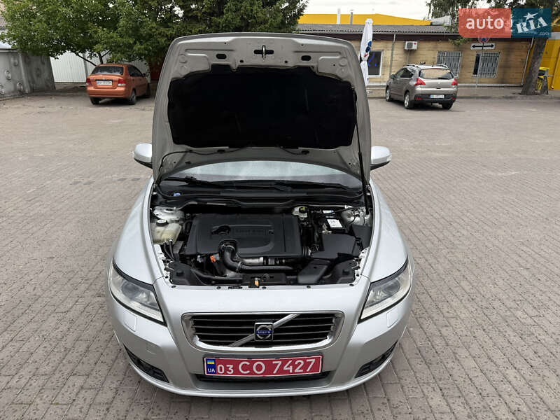 Універсал Volvo V50 2011 в Рівному