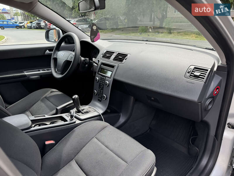 Универсал Volvo V50 2010 в Луцке