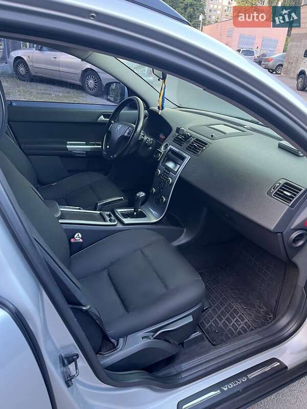 Универсал Volvo V50 2009 в Киеве