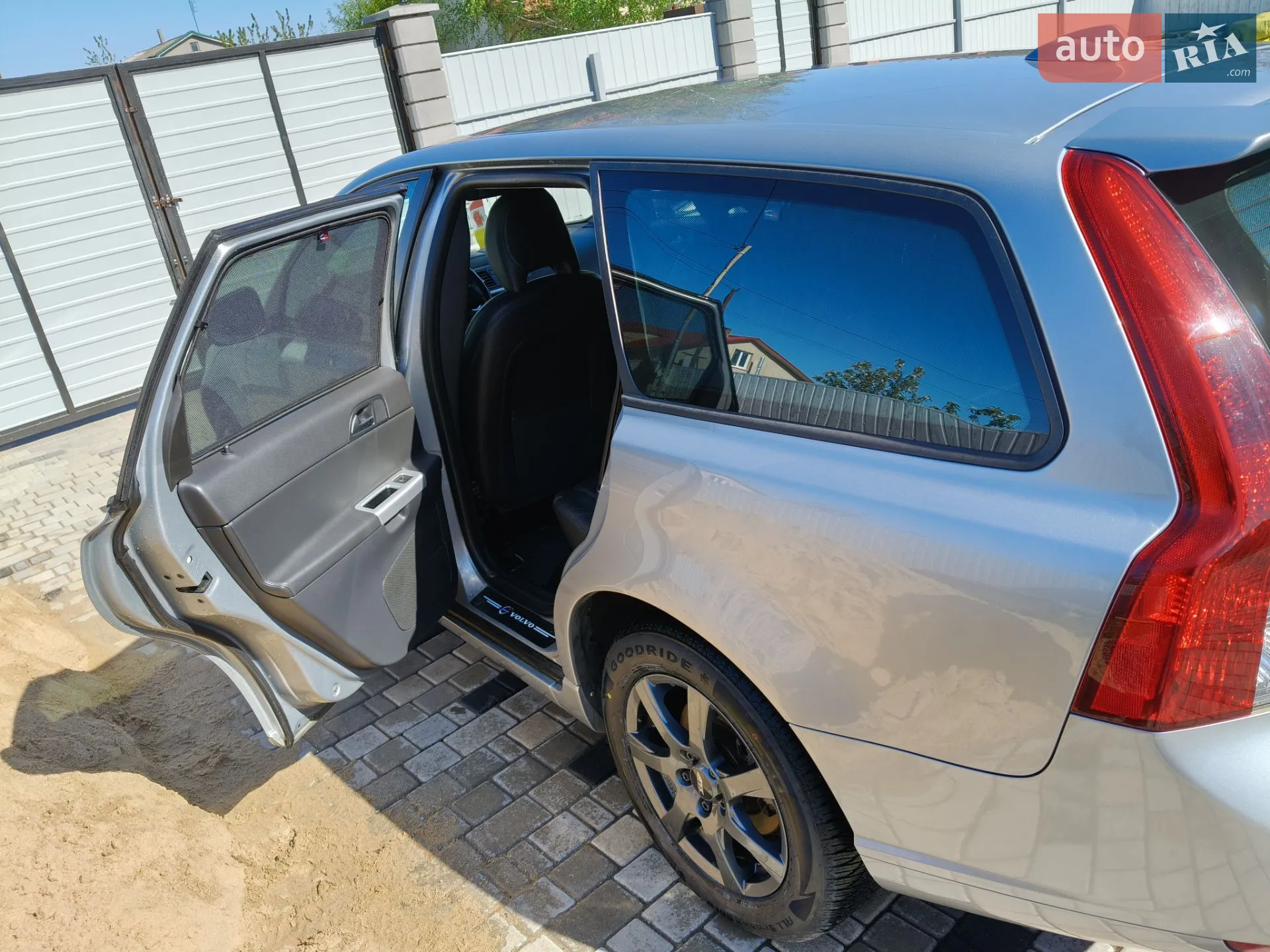2011 Volvo V50 - мініатюра 2