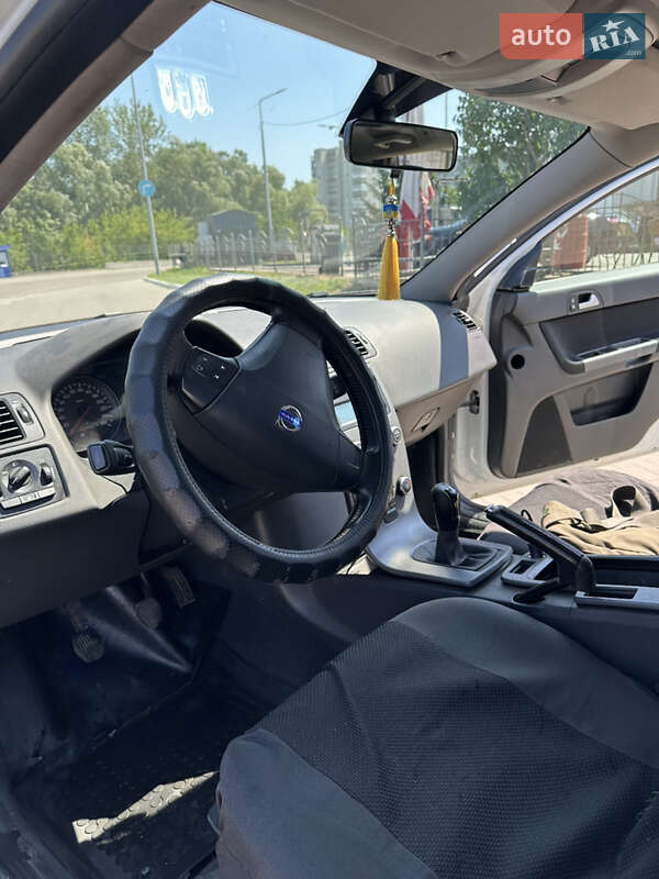 Універсал Volvo V50 2010 в Сумах