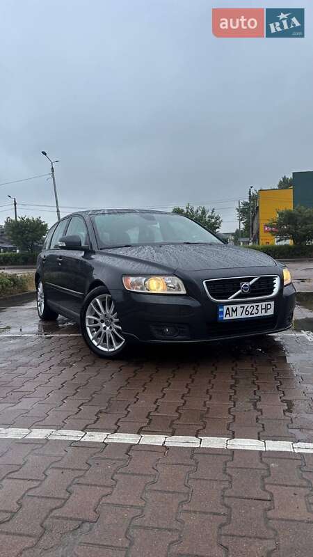 Универсал Volvo V50 2010 в 