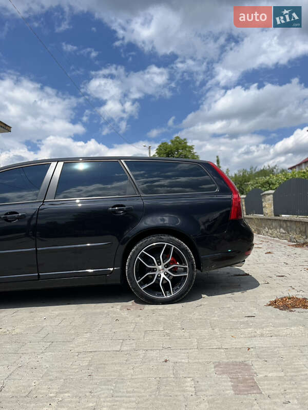 Универсал Volvo V50 2011 в Надворной