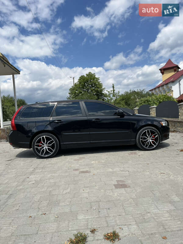 Универсал Volvo V50 2011 в Надворной