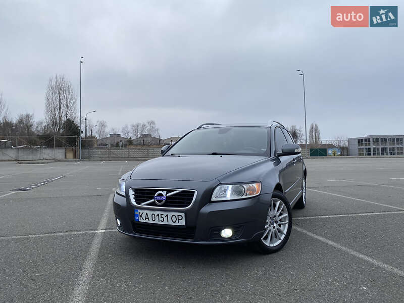 Универсал Volvo V50 2010 в Киеве