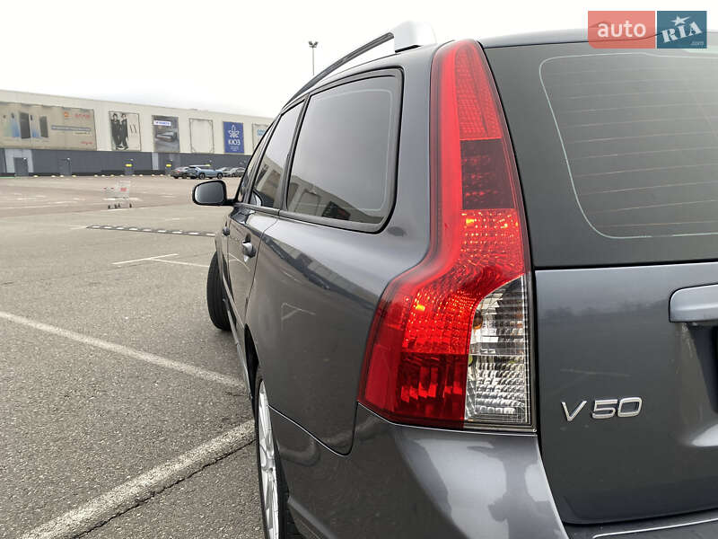 Универсал Volvo V50 2010 в Киеве