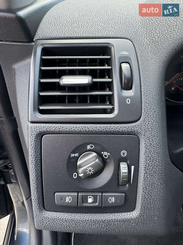 Универсал Volvo V50 2011 в Луцке