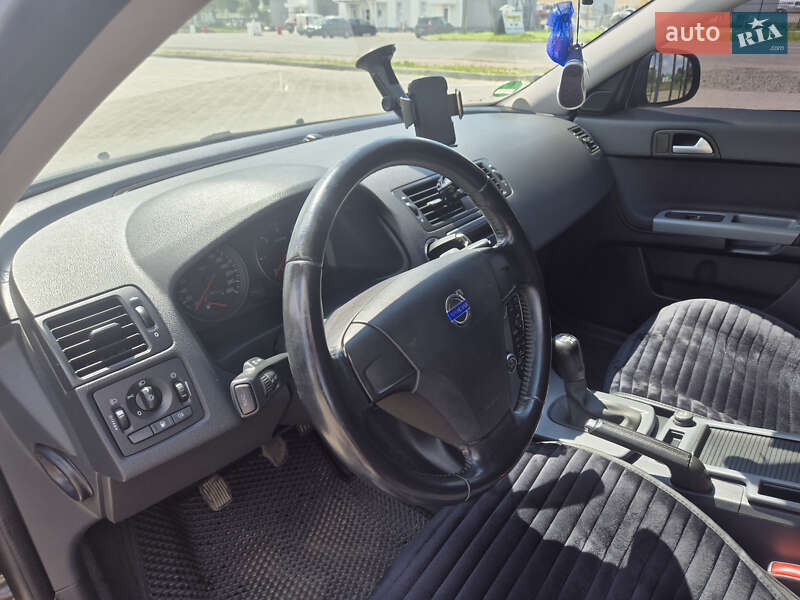 Універсал Volvo V50 2011 в Луцьку