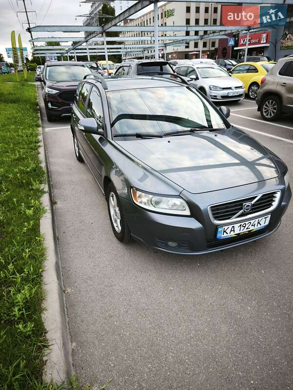 Універсал Volvo V50 2010 в Києві