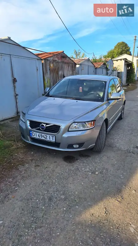 Volvo V50