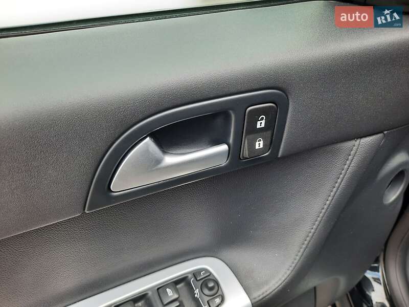 Универсал Volvo V50 2012 в Полтаве