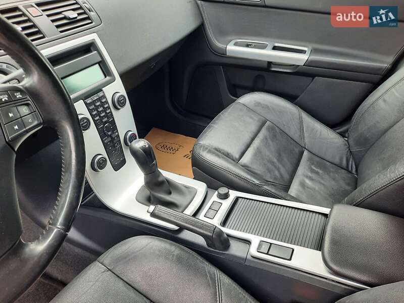 Универсал Volvo V50 2012 в Полтаве