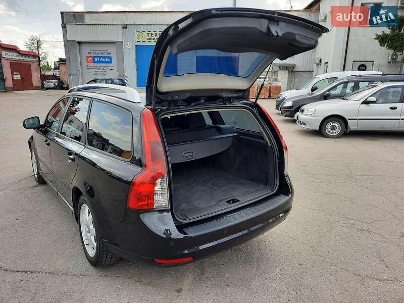 Универсал Volvo V50 2012 в Полтаве