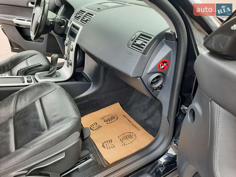 Универсал Volvo V50 2012 в Полтаве