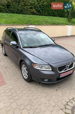 Універсал Volvo V50 2011 в Острозі