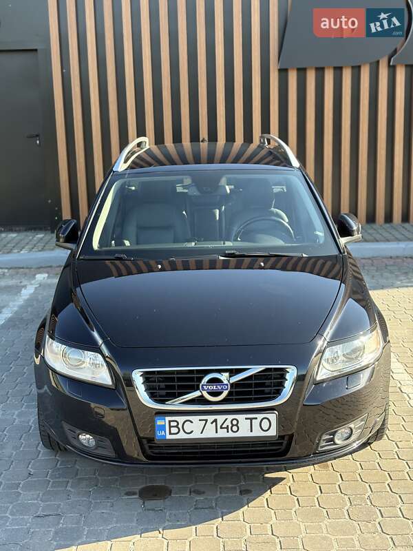 Универсал Volvo V50 2011 в Львове