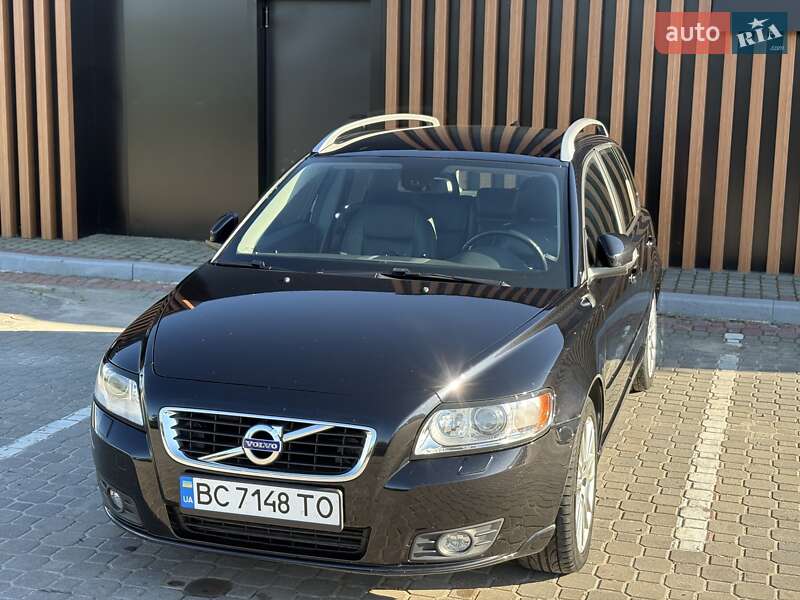 Универсал Volvo V50 2011 в Львове