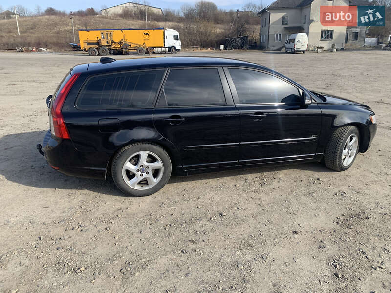 Универсал Volvo V50 2011 в Львове