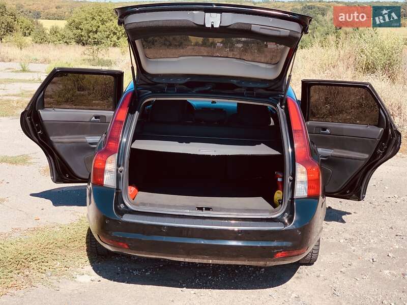 Універсал Volvo V50 2010 в Бару