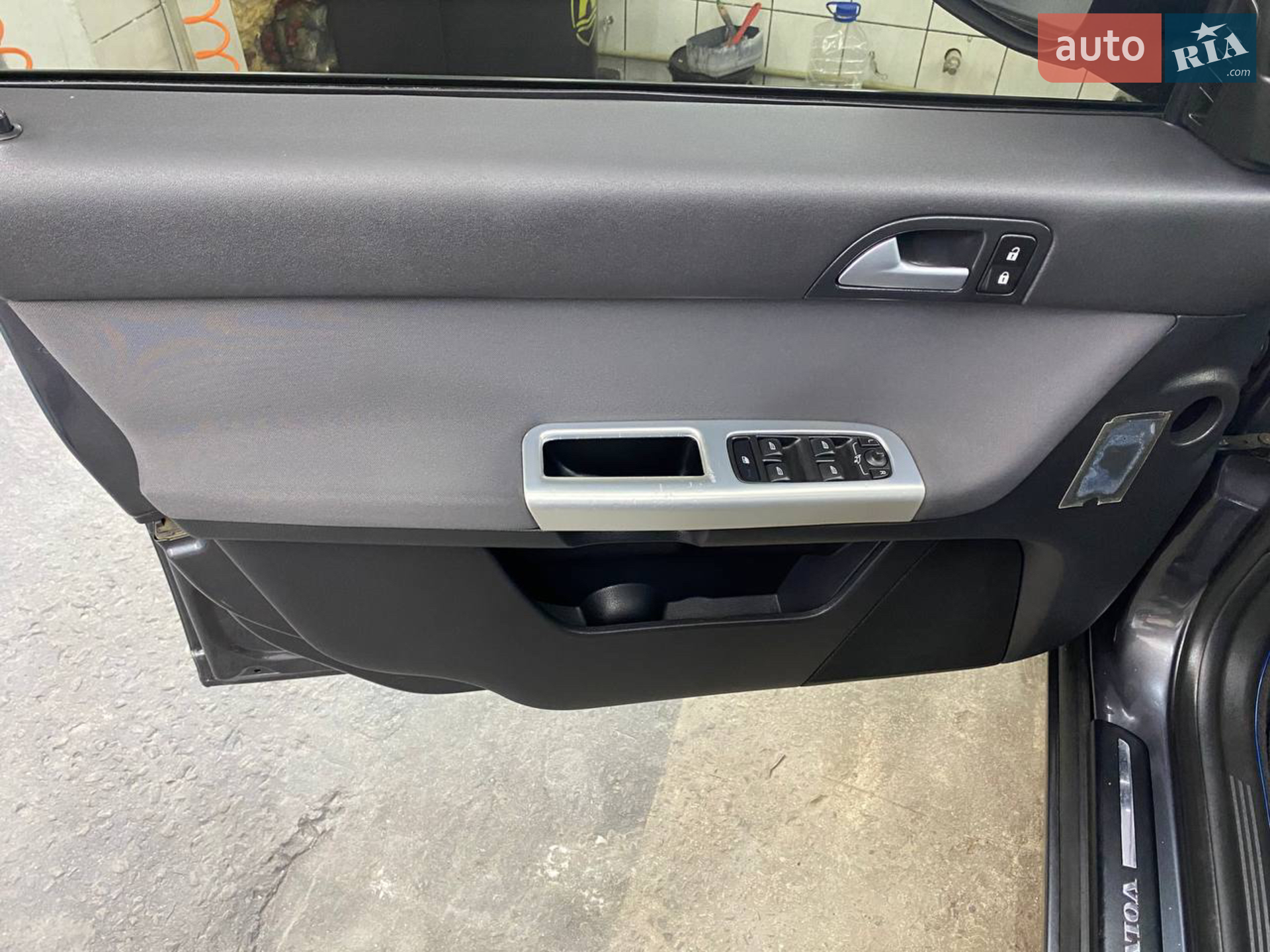 2011 Volvo V50 - мініатюра 4