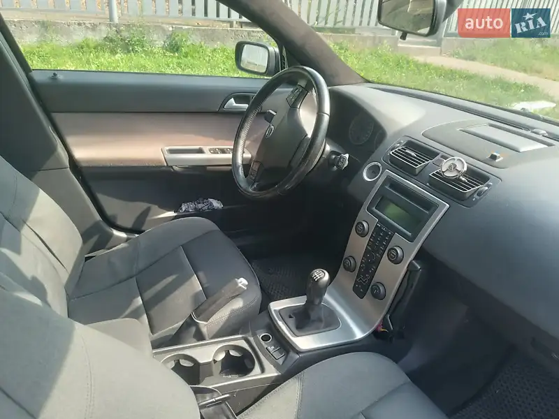 Volvo V50 2005