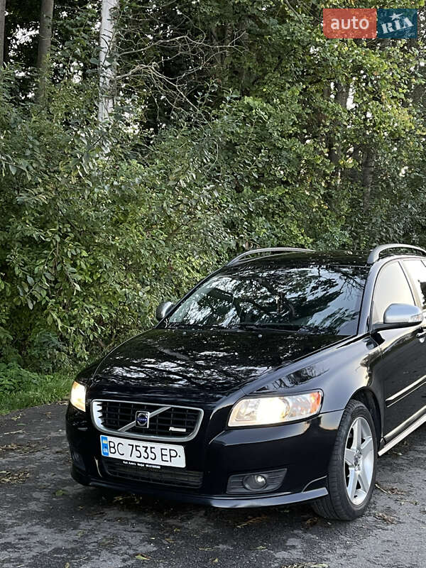 Універсал Volvo V50 2010 в Брюховичах