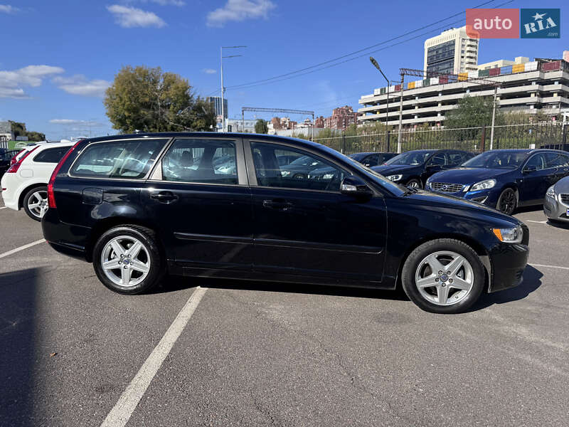 Универсал Volvo V50 2012 в Киеве