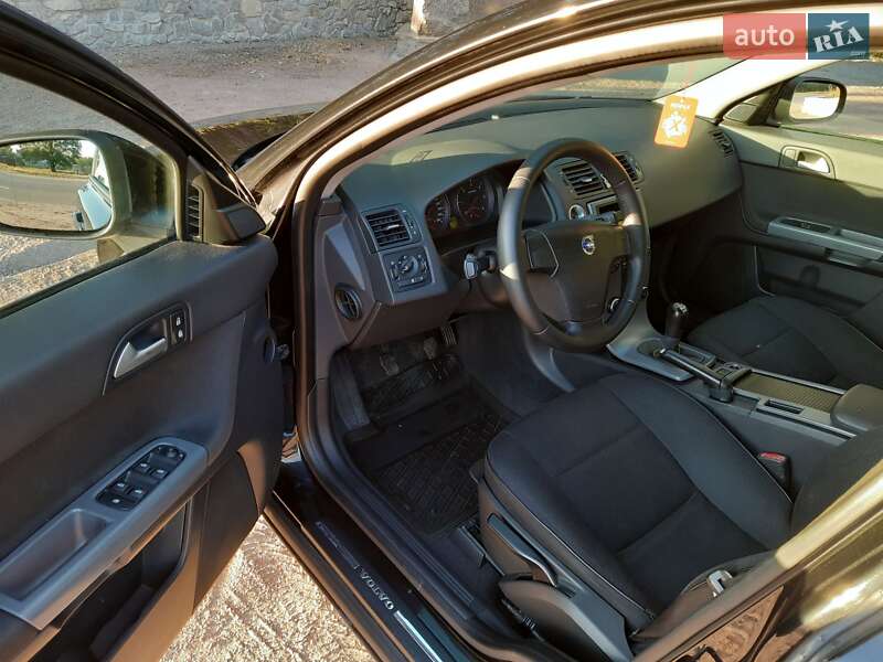 Универсал Volvo V50 2010 в Житомире