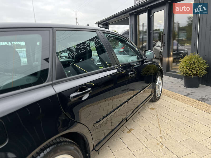 Универсал Volvo V50 2011 в Львове